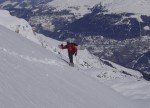 Montée au Sasseneire, avec St-Luc en toile de fond, mars 2005