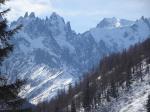 L aiguille des Pèlerins, et "beyond good and evil", se situe à peu près au centre de l image à droite du gros trait blanc de la Rébuffat-Terray