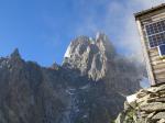 Le fantastique Refuge de la Charpoua et les Drus, 2016, un lieu où j adore revenir; mais le Pilier Bonatti  est étalé sur au pied de la face ouest depuis longtemps.