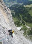 Sysiphos, mur noir, en arrière plan, le val Gardena