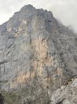 Le Schlossberg, la voie suit le pilier à droite de la grosse fissure