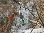 Maël dans la cascade des escaliers, janvier 2021