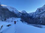 Départ de la maison en direction de la proche première cascade du séjour, Stalheimfossen