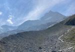 La grande moraine qui conduit à la cabane, avec la Wellenkuppe