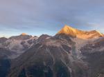 Lendemain matin, le paysage est toujours aussi grandiose, il ne nous reste qu a rejoindre, à contrecoeur, le monde d en bas. Au fait, comment s appellent ces superbes montagnes ?
